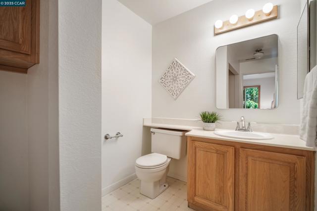 232 Jewel Terrace, Danville CA: https://media.crmls.org/mediaz/1b4aeb43-56cd-4b07-8f75-043427510695.jpg