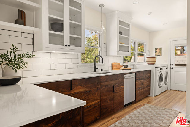 1307 Hauser Boulevard, Los Angeles CA: https://media.crmls.org/mediaz/1b4b50aa-4529-4e5e-9892-6e5219cc7f18.jpg
