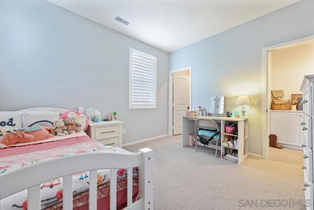 712 Gemstone Dr, San Marcos CA: https://media.crmls.org/mediaz/1b4b739c-b3c2-4f7c-8833-f91759e6b12f.jpg