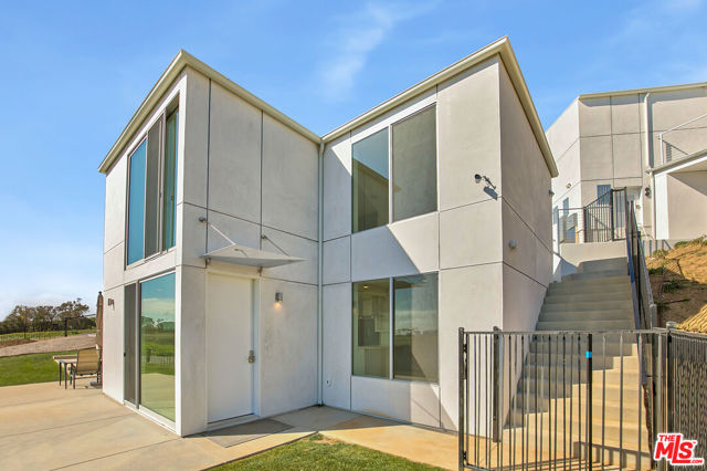 28405 Via Acero Street, Malibu CA: https://media.crmls.org/mediaz/1b4c56f7-0a2b-42f0-b0e7-0594db5defd2.jpg