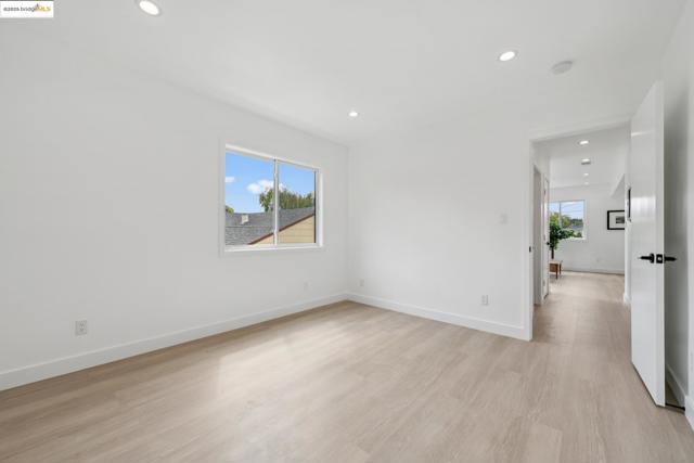 1207 Cedar St, Berkeley CA: https://media.crmls.org/mediaz/1b4c66b2-35bc-4f9f-9f95-25eb5777435b.jpg