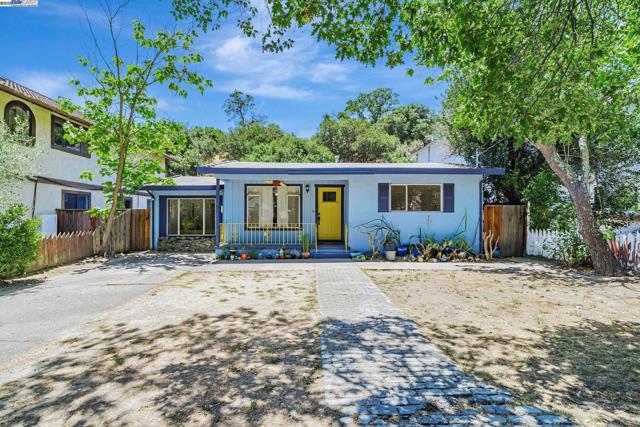126 Kilkare Rd, Sunol CA: https://media.crmls.org/mediaz/1b4cd139-fd43-4e11-b224-d8877e920ea2.jpg