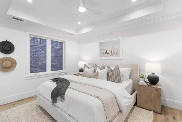 464 466 Westbourne, San Diego CA: https://media.crmls.org/mediaz/1b4da207-f923-4e96-8171-1f755475883e.jpg
