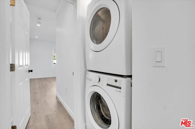 14642 Runnymede Street, Van Nuys CA: https://media.crmls.org/mediaz/1b4e41e6-c132-4e05-9b6e-13cd49509eda.jpg