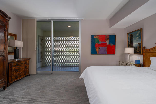 74 Lakeview Drive, Palm Springs CA: https://media.crmls.org/mediaz/1b4f1a3e-cd0b-43e5-9b80-e6a199b49c88.jpg