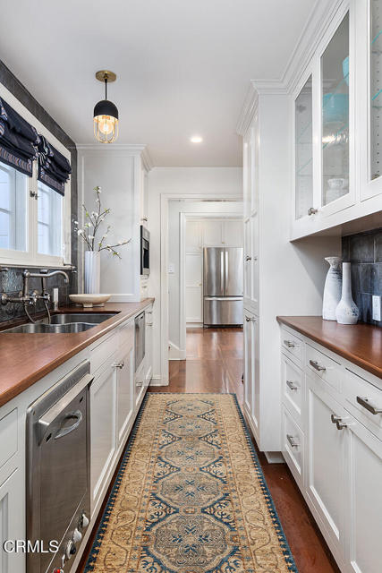 Detail Gallery Image 18 of 72 For 1230 Hillside Rd, Pasadena,  CA 91105 - 8 Beds | 6/3 Baths