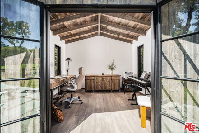 2775 Sycamore Canyon Road, Santa Barbara CA: https://media.crmls.org/mediaz/1b4fadf2-3905-4346-9604-7cdc6ff4f028.jpg