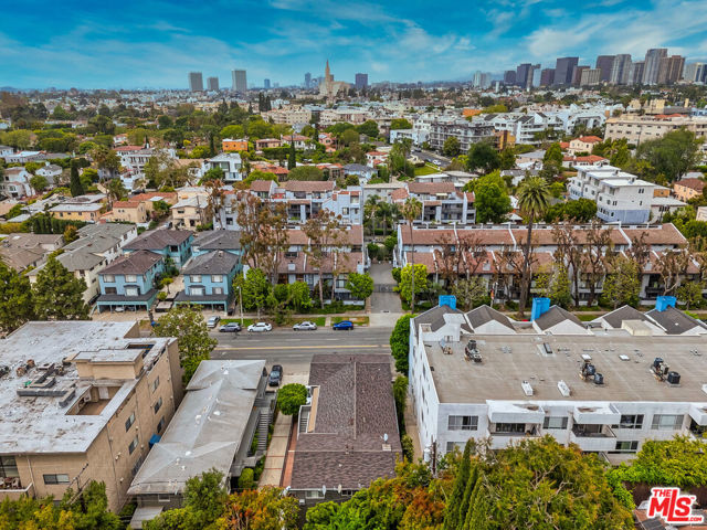 1940 S Beverly Glen Boulevard, Los Angeles CA: https://media.crmls.org/mediaz/1b51173d-61ca-4758-8db8-d45f1c951549.jpg