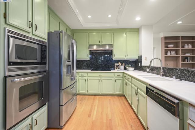 112 Kingswood Cir, Danville CA: https://media.crmls.org/mediaz/1b513fb4-b6a0-40b7-92bf-7aedad1f5fd6.jpg