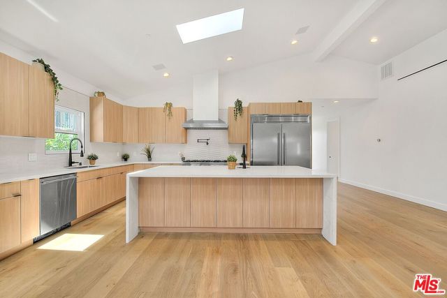 4516 W 63rd Street, Los Angeles CA: https://media.crmls.org/mediaz/1b51af58-b8b1-4230-b3e4-8d2fc68c14b0.jpg