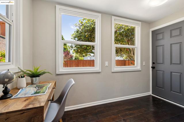 1092 Dwight Way, Berkeley CA: https://media.crmls.org/mediaz/1b51dbf3-dbdb-4ec9-8f71-69bbeaaed9a8.jpg