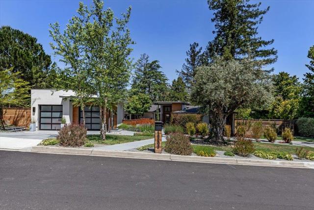 15902 Rochin Terrace, Los Gatos CA: https://media.crmls.org/mediaz/1b52f33c-b3b2-4475-9a32-86b112c25adc.jpg