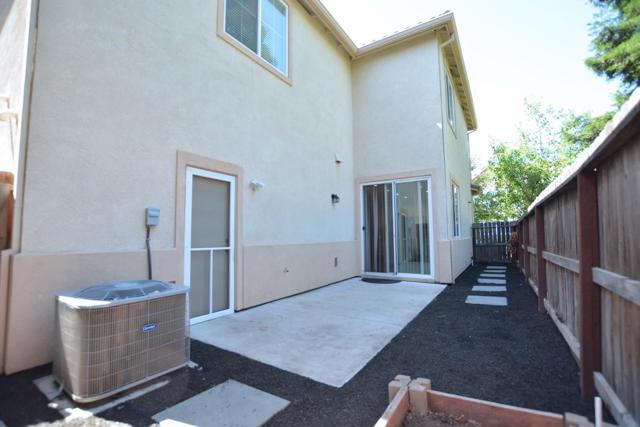 3936 Purple Finch Lane, Modesto CA: https://media.crmls.org/mediaz/1b53ddfc-279b-4601-acd7-36a16e615183.jpg