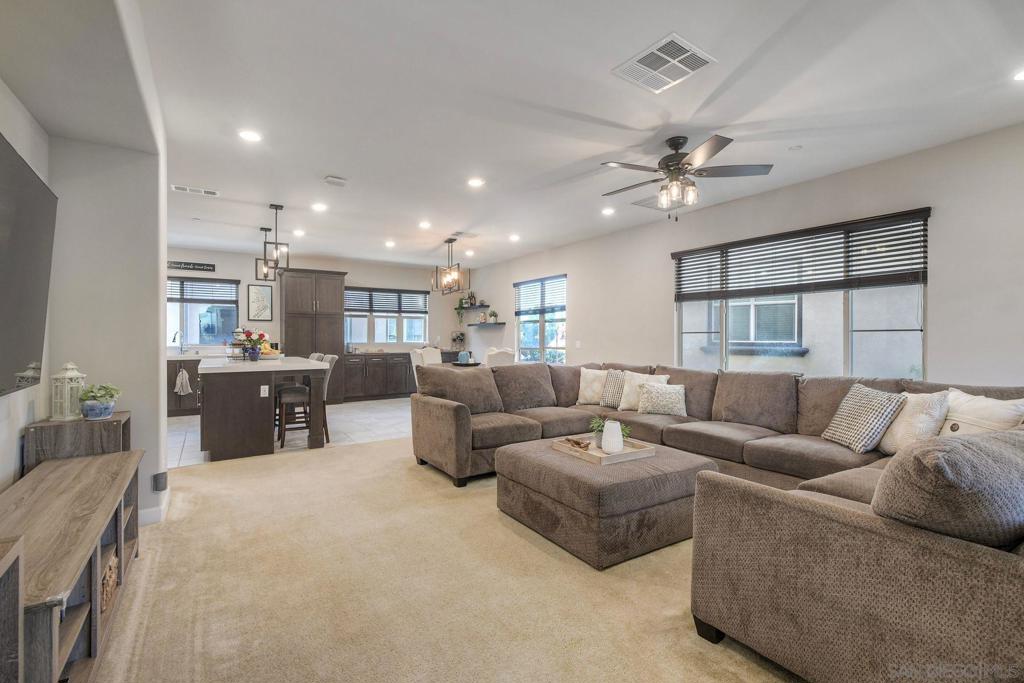 1577 Castillo Way - photo 8