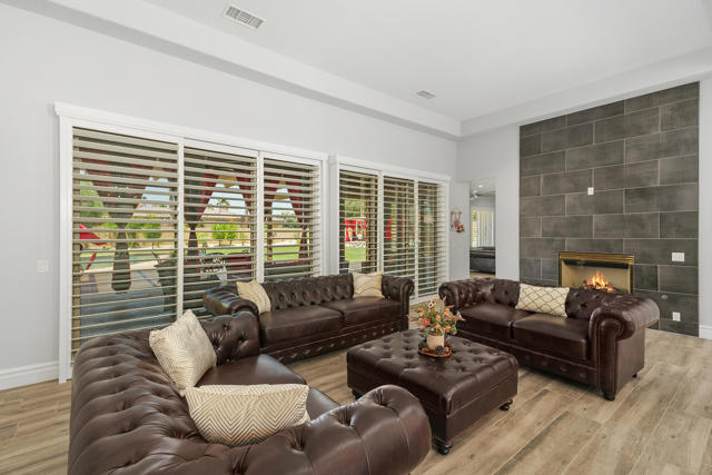 Image 17 of 44 For 78482 Bent Canyon Court
