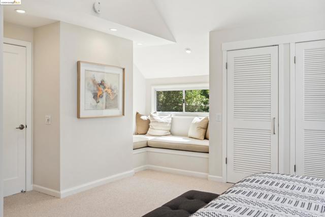 Image 34 of 59 For 5980 Harbord Dr