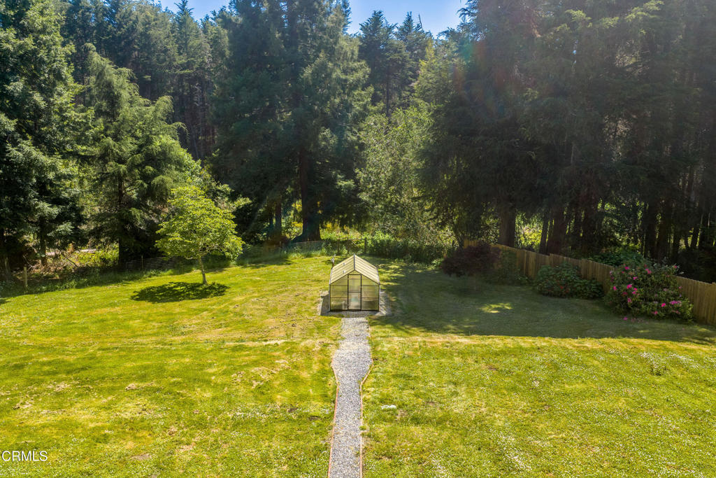 https://media.crmls.org/mediaz/1b5569d1-f2f8-4b0f-a37e-fcf50ef90bf8.jpg?preset=X-Large