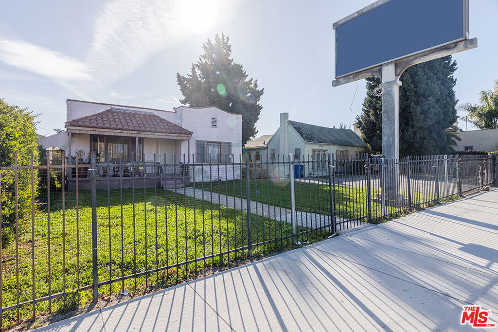 4924 CRENSHAW Boulevard