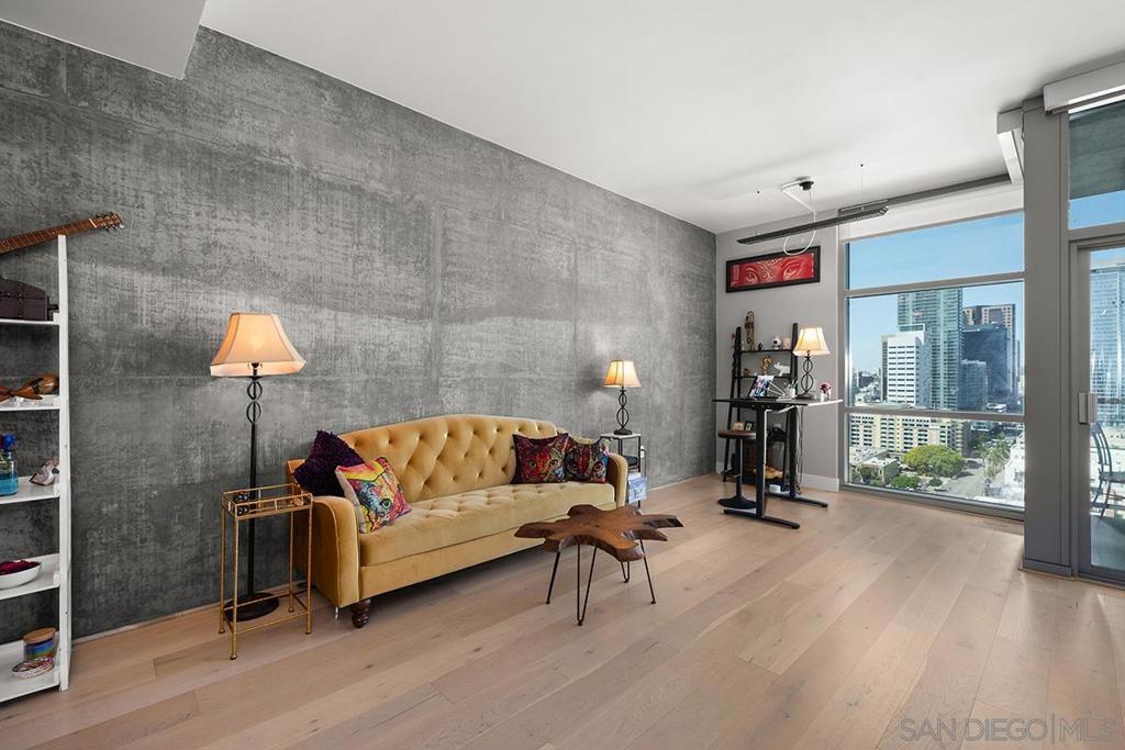 800 The Mark Ln - photo 3