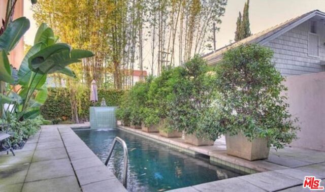 2452 Penmar Avenue, Venice CA: https://media.crmls.org/mediaz/1b5683cc-8c59-49a2-832a-9faf2a13b4db.jpg