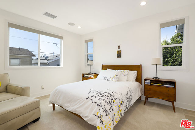 1741 S S Marvin Ave, Los Angeles CA: https://media.crmls.org/mediaz/1b57517c-ffa3-4c6d-bdc7-32455bf09ced.jpg