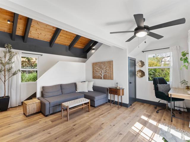 20790 Fortuna Del Norte, Escondido CA: https://media.crmls.org/mediaz/1b585fdd-cf53-4a08-9fe3-3c8a6ec0c9e5.jpg