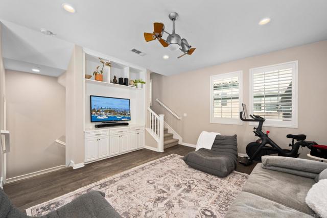 16234 Veridian Circle, San Diego CA: https://media.crmls.org/mediaz/1b58fd7f-1613-4b3a-97fd-fdd37793ffb3.jpg
