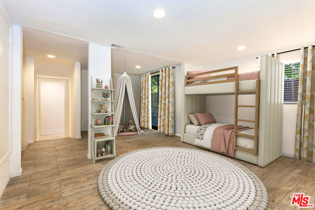 110 N Barrington Avenue, Los Angeles CA: https://media.crmls.org/mediaz/1b590ab7-7ef8-4012-a971-0bc1363f4477.jpg