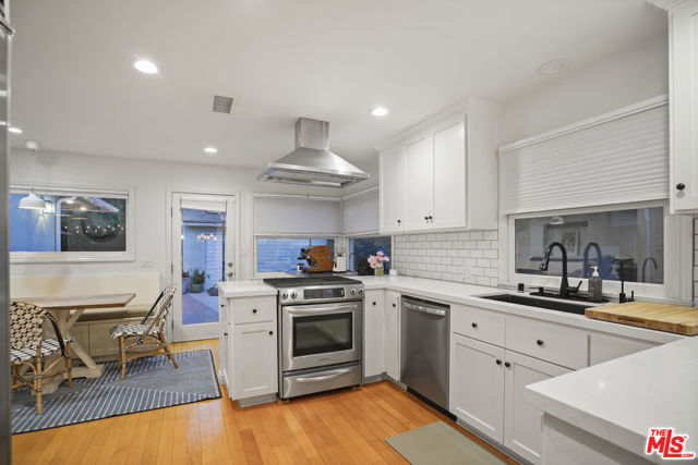 4546 Allott Avenue, Sherman Oaks CA: https://media.crmls.org/mediaz/1b599ed1-eb3c-4c19-a105-157f85b7865c.jpg