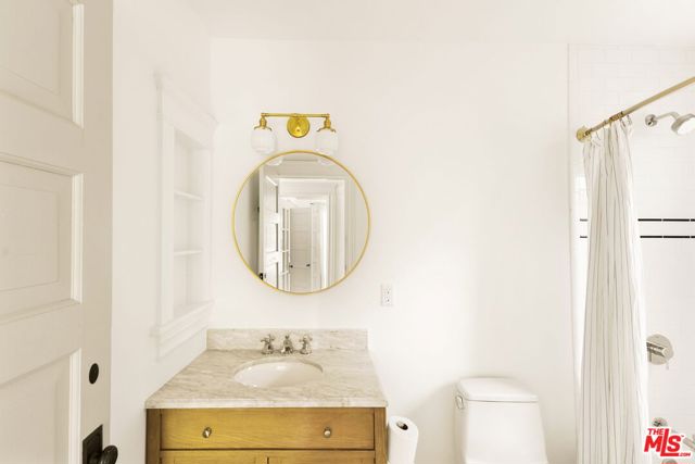 116 Roselawn Place, Los Angeles CA: https://media.crmls.org/mediaz/1b59aaa9-a3b8-41d8-a306-b994f955cf71.jpg