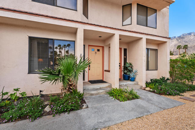 401 E Vista Chino, Palm Springs CA: https://media.crmls.org/mediaz/1b59c13b-cdf3-47e6-89d0-71280eec7661.jpg