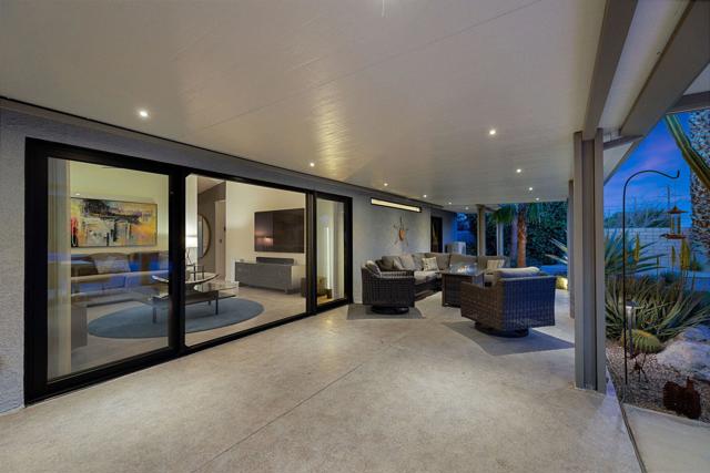 2777 E San Juan Road, Palm Springs CA: https://media.crmls.org/mediaz/1b59fb54-9b84-42f7-9438-afb4382e02b4.jpg