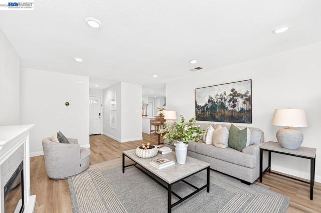 4127 Alvarado St, Pleasanton CA: https://media.crmls.org/mediaz/1b5a027c-069d-4fd2-afa4-a7cf24cb5ee7.jpg