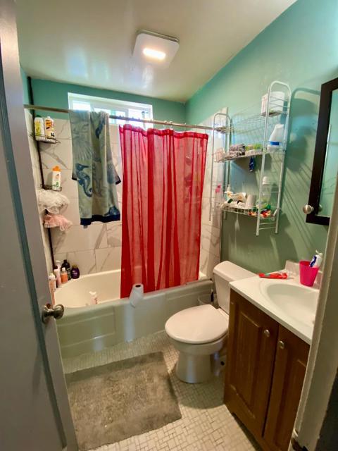 1507 E 15th Street, Oakland CA: https://media.crmls.org/mediaz/1b5a43c9-7c50-4b12-ad78-96dfea9af084.jpg