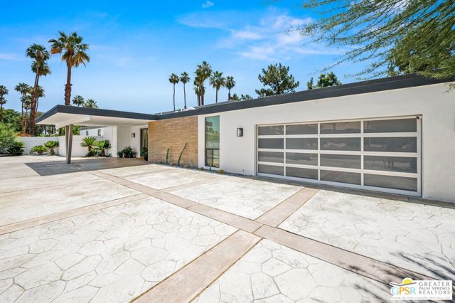 71183 Country Club Drive, Rancho Mirage CA: https://media.crmls.org/mediaz/1b5b0154-b3d9-4500-8556-72c593a96842.jpg