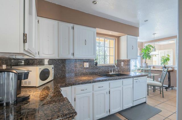 18105 Wylie Hill Lane, Prunedale CA: https://media.crmls.org/mediaz/1b5be01d-0626-4434-b06c-13cc1c1db232.jpg