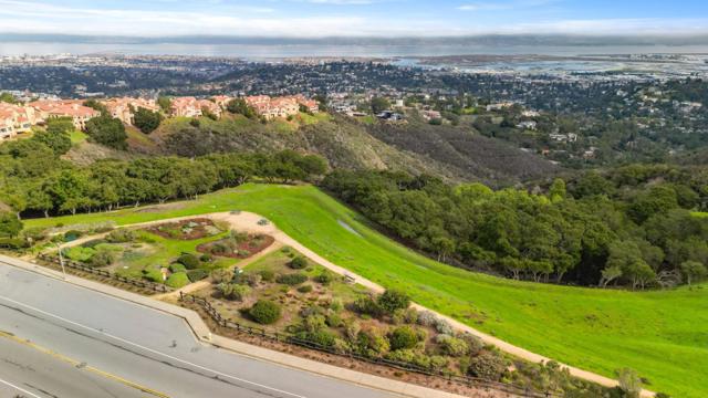 9 Mayflower Lane, San Carlos CA: https://media.crmls.org/mediaz/1b5c66f6-91f1-40aa-b615-dc2778c64f46.jpg