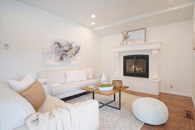 22011 E Cliff Drive, Santa Cruz CA: https://media.crmls.org/mediaz/1b5c9ea2-c34c-489e-a729-95e587a6171e.jpg