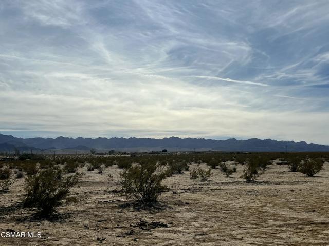 3904 Agua Avenue, 29 Palms CA: https://media.crmls.org/mediaz/1b5cde52-9f3e-43df-9f91-6a2c8de02fe1.jpg