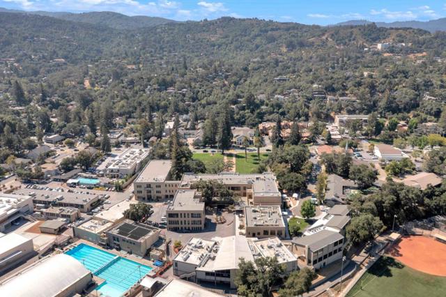 209 Nob Hill Way, Los Gatos CA: https://media.crmls.org/mediaz/1b5cff2c-1b9a-4047-9789-c38d51b0dcf1.jpg