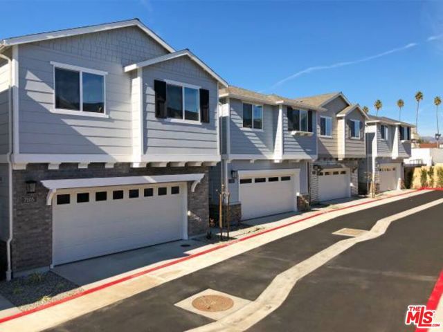 7105 TAMPA Avenue, Reseda CA: https://media.crmls.org/mediaz/1b5d2f3c-1be9-4f2a-b308-cfef1715bfe9.jpg