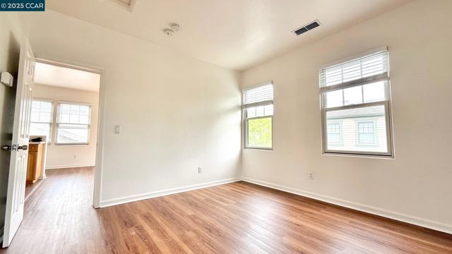 1136 TARAYA TERR - UNIT B, Hercules CA: https://media.crmls.org/mediaz/1b5e314e-d8bb-4b7e-a9f1-30cfae6e0dc1.jpg