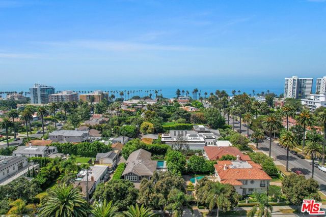 416 4th Street, Santa Monica, California 90402, 4 Bedrooms Bedrooms, ,3 BathroomsBathrooms,Single Family Residence,For Sale,4th,24424405