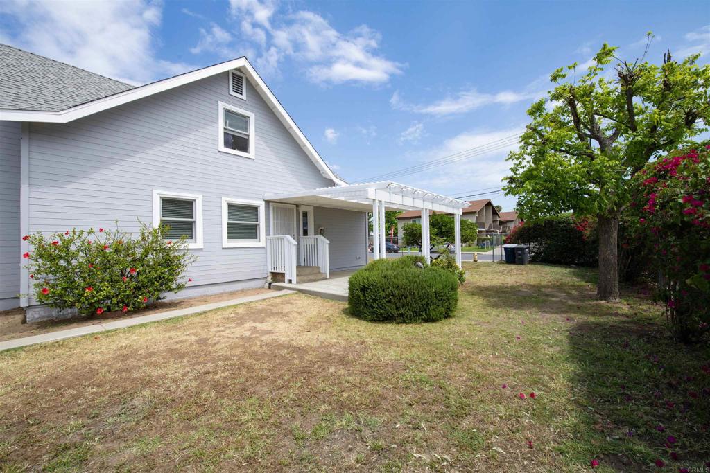 405 Juniper Street - photo 2