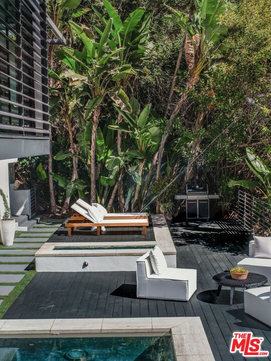 8932 St Ives Drive, Los Angeles CA: https://media.crmls.org/mediaz/1b5ebce6-f4b4-47e9-b5e6-cd01e267a17b.jpg