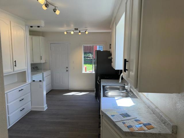3050 22nd Avenue, Oakland CA: https://media.crmls.org/mediaz/1b5ec560-1e61-4acd-b075-7e86263d7810.jpg