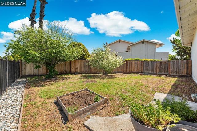 110 Santa Rosa Pl, San Ramon CA: https://media.crmls.org/mediaz/1b5f5683-252d-4422-b91d-322d5ab37c30.jpg