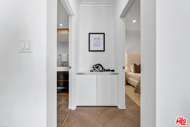 132 N Swall Drive, Los Angeles CA: https://media.crmls.org/mediaz/1b603c4f-308a-4ef8-be4f-86614cd21d26.jpg