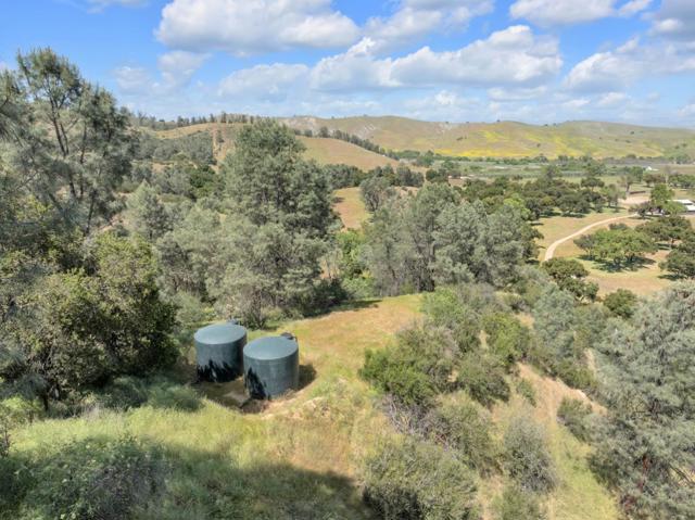770 Limekiln Road, Hollister CA: https://media.crmls.org/mediaz/1b609c44-9e6c-4a77-b666-80cd6820f794.jpg