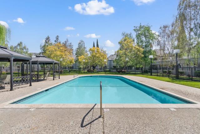 1795 Parkview Green Circle, San Jose CA: https://media.crmls.org/mediaz/1b610fc4-f7d0-4da9-9a97-1d915dd8ad4a.jpg